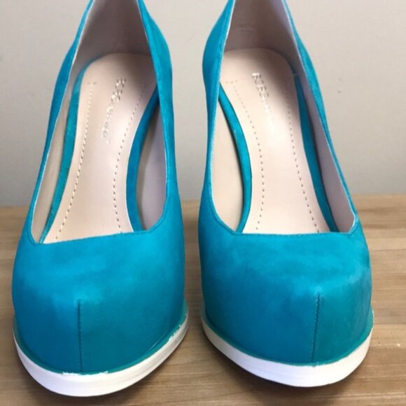 BCBGeneration Women's Pinkie Pump - Picture 4 of 7